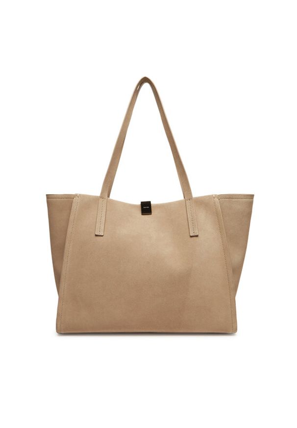 Calvin Klein Torebka Ck Narrate Shopper_Suede K60K612983 Beżowy. Kolor: beżowy. Materiał: skórzane, zamszowe