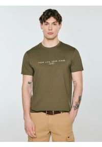 Big-Star - Koszulka męska z nadrukiem khaki Oliver 303. Okazja: na co dzień. Kolor: zielony. Materiał: dzianina. Wzór: nadruk. Styl: casual, klasyczny, sportowy, militarny #4