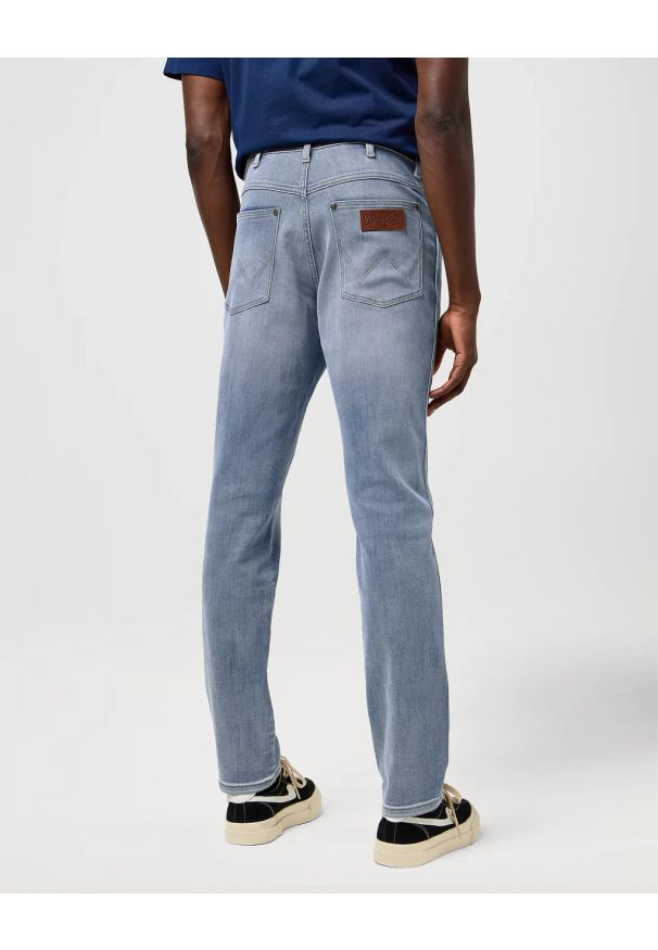 Wrangler - MESKIE SPODNIE WRANGLER RIVER GREY LIGHT 112373002