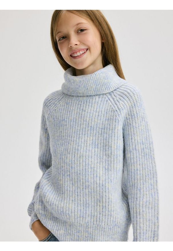 Reserved - Sweter z golfem - jasnoniebieski. Typ kołnierza: golf. Kolor: niebieski. Materiał: dzianina