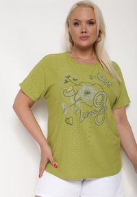 Born2be - Jasnozielony Ażurowy T-shirt z Bawełną Ozdobiony Cyrkoniami Deviana. Kolor: zielony. Materiał: bawełna. Wzór: ażurowy, aplikacja. Sezon: lato #1