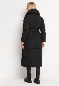 Born2be - Czarna Pikowana Kurtka Płaszcz za Kolano z Wiązanym Paskiem Opiedsse. Kolor: czarny #2