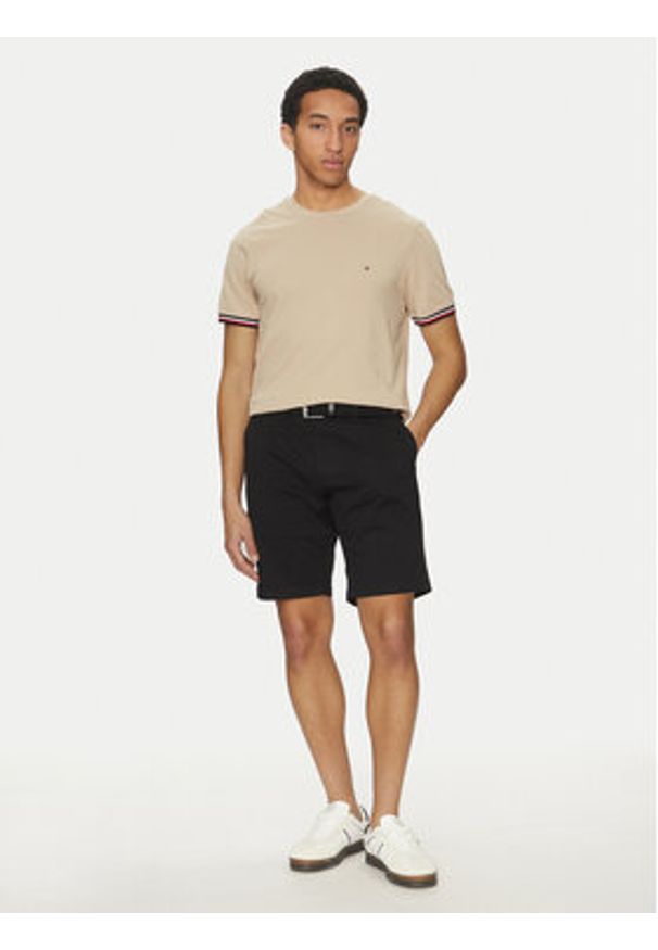 TOMMY HILFIGER - Tommy Hilfiger T-Shirt Global Stripe MW0MW38630 Beżowy Regular Fit. Kolor: beżowy. Materiał: bawełna