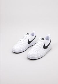 Buty do chodzenia damskie Nike Court Borough Low Recraft Bg. Kolor: biały. Materiał: materiał, syntetyk. Szerokość cholewki: normalna. Model: Nike Court. Sport: turystyka piesza