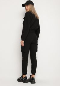 Born2be - Czarny Komplet Dresowy w Stylu Cargo Bluza na Suwak i Joggery Sitene. Kolor: czarny. Materiał: dresówka. Sport: turystyka piesza #3