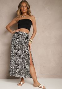 Renee - Szara Rozkloszowana Spódnica z Wiskozy ze Wsuwanymi Kieszeniami Koselle. Okazja: na co dzień. Kolor: szary. Materiał: wiskoza. Styl: casual, elegancki
