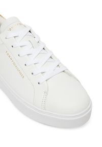 TOMMY HILFIGER - Tommy Hilfiger Sneakersy Essential Platform Court Sneaker FW0FW08756 Biały. Kolor: biały. Materiał: skóra. Obcas: na platformie #6