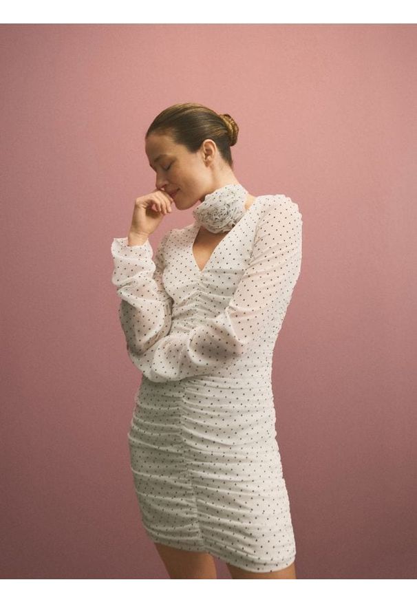 Reserved - Sukienka mini w groszki - złamana biel. Materiał: tkanina. Wzór: grochy. Długość: mini