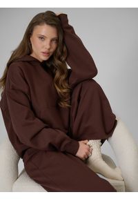 4f - 4F Bluza dresowa regular z kapturem damska - brązowa M. Okazja: na co dzień. Typ kołnierza: kaptur. Kolor: brązowy. Materiał: dresówka. Styl: casual #1