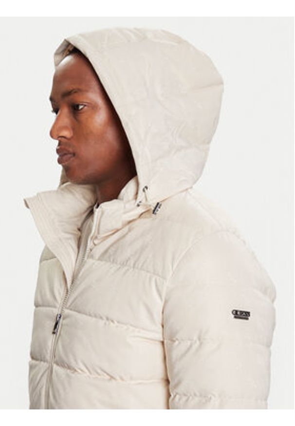 Guess Kurtka zimowa M5BL0B W2322 Écru Relaxed Fit. Materiał: syntetyk. Sezon: zima
