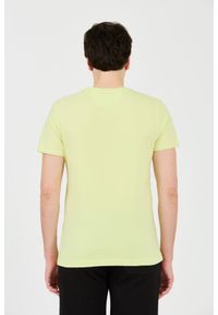 La Martina - LA MARTINA Żółty t-shirt z małym logo. Kolor: żółty #6