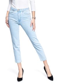 Wrangler - SPODNIE DAMSKIE WRANGLER RETRO STRAIGHT BALLAD BLUE W22AJHXA3. Styl: retro