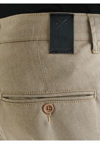 Pako Lorente - PAKO LORENTE – Beżowe casualowe spodnie męskie. Okazja: na co dzień. Kolor: beżowy. Materiał: poliester, elastan, wiskoza. Wzór: gładki. Styl: casual #7