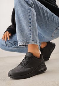 Born2be - Czarne Sneakersy na Grubej Podesziwe Ozdobione Przezroczystą Wstawką Riosanna. Okazja: na spacer, na co dzień. Kolor: czarny. Materiał: jeans. Wzór: aplikacja. Sport: turystyka piesza #1