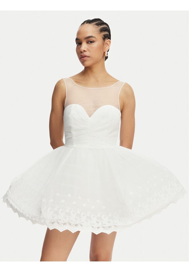 BARDOT - Bardot Sukienka koktajlowa Hilda Hoop 60223DB Biały Regular Fit. Kolor: biały. Materiał: syntetyk. Styl: wizytowy