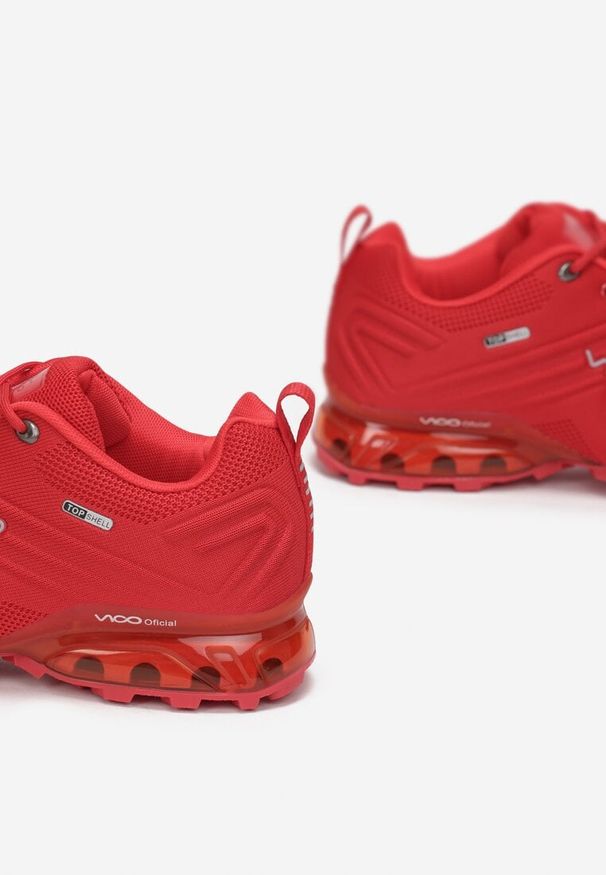 Born2be - Czerwone Buty Sportowe Vhesiesh. Wysokość cholewki: przed kostkę. Nosek buta: okrągły. Kolor: czerwony. Materiał: materiał. Szerokość cholewki: normalna. Wzór: aplikacja