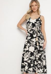 Born2be - Czarno-Kremowa Rozkloszowana Sukienka z Wiskozą w Kwiatowy Wzór Juliade. Okazja: na co dzień. Kolor: czarny. Materiał: wiskoza. Długość rękawa: na ramiączkach. Wzór: kwiaty. Sezon: lato. Styl: casual, elegancki #3