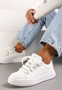 Born2be - Białe Sneakersy z Ozdobnym Sznurowaniem i Przeszyciami Scedina. Zapięcie: sznurówki. Kolor: biały #6