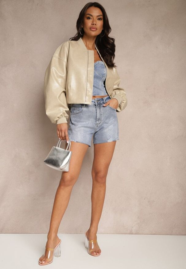 Renee - Niebieskie Szorty Jeansowe High Waist z Cyrkoniowym Zdobieniem Ulamira. Okazja: na co dzień, na spacer. Stan: podwyższony. Kolor: niebieski. Materiał: jeans. Wzór: aplikacja. Styl: elegancki, casual