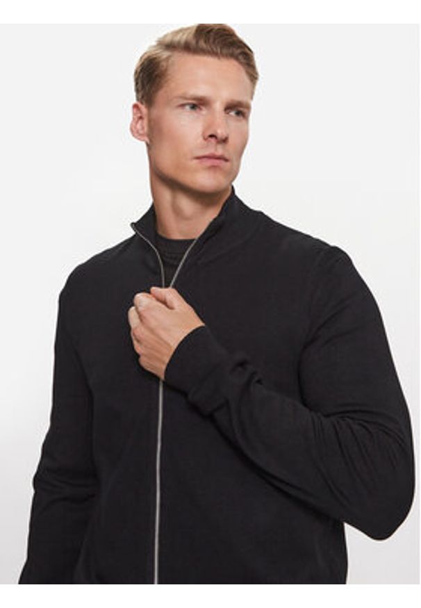Lindbergh Sweter 30-800143 Czarny Slim Fit. Kolor: czarny. Materiał: wiskoza