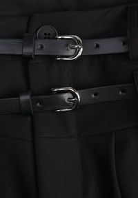 Renee - Czarna Rozkloszowana Spódnica w Stylu Preppy z Kieszeniami i Podwójnym Paskiem Doripla. Okazja: na co dzień. Kolekcja: plus size. Kolor: czarny. Długość: krótkie. Wzór: paski. Styl: elegancki, casual #6