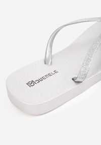 Born2be - Srebrne Japonki z Brokatowymi Paskami z Elastycznego Piankowego Materiału Antinca. Okazja: na spacer, na co dzień. Kolor: srebrny. Materiał: materiał. Wzór: paski. Sezon: lato. Styl: wakacyjny, casual #8