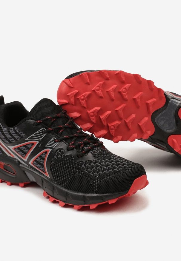 Born2be - Czarno-Czerwone Buty Sportowe z Bieżnikiem i Ozdobnymi Przeszyciami Meula. Okazja: na co dzień. Zapięcie: sznurówki. Kolor: czarny