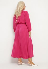Born2be - Fuksjowa Sukienka Maxi z Gumką w Pasie i Kopertowym Dekolcie Bertrama. Typ kołnierza: dekolt kopertowy. Kolor: różowy. Materiał: materiał. Typ sukienki: kopertowe. Długość: maxi #4