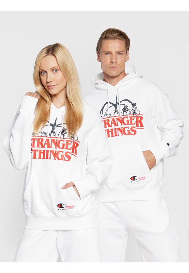 Champion Bluza STRANGER THINGS Unisex 217780 Biały Regular Fit. Kolor: biały. Materiał: bawełna