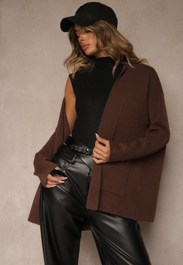 Renee - Brązowy Kardigan z Kaszmirem o Prostym Kroju Bez Zapięć z Kieszeniami Zaisa. Kolor: brązowy. Materiał: kaszmir. Styl: elegancki