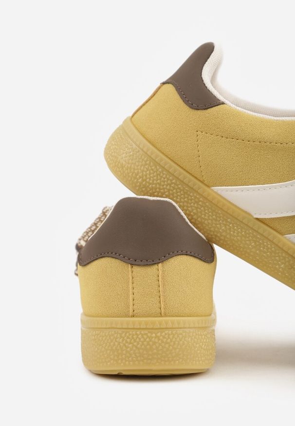 Born2be - Żółte Sneakersy w Stylu Tenisówek z Koralikami Charnara. Okazja: na co dzień. Kolor: żółty. Materiał: dresówka. Wzór: aplikacja