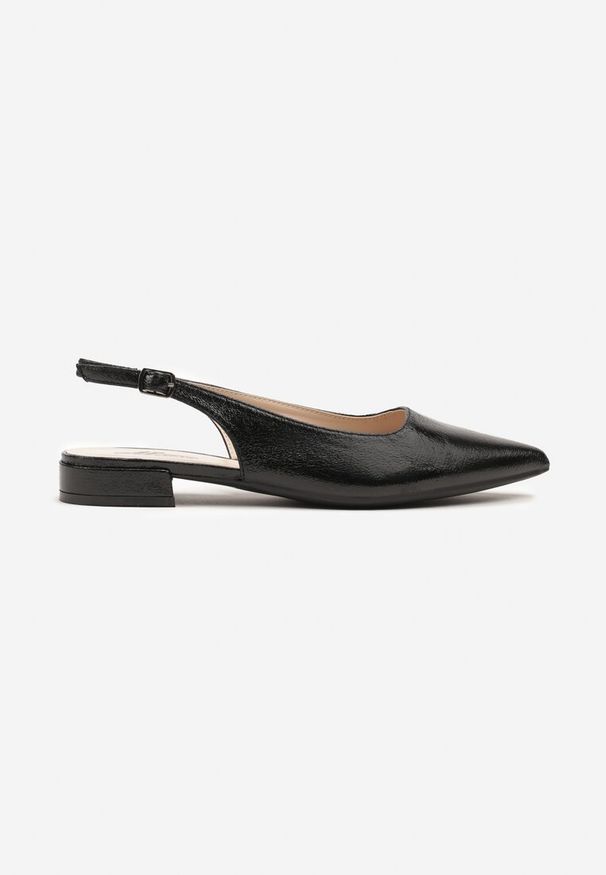 Renee - Czarne Sandały Typu Slingback ze Szpiczastym Noskiem Pilliane. Okazja: na imprezę, na co dzień. Nosek buta: szpiczasty. Zapięcie: sprzączka. Kolor: czarny. Materiał: jeans. Wzór: aplikacja. Styl: casual