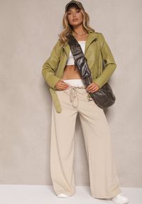 Renee - Jasnozielona Kurtka w Stylu Ramoneski z Paskiem z Regulacją i Asymetrycznym Suwakiem Braliona. Kolor: zielony. Materiał: jeans. Styl: rockowy