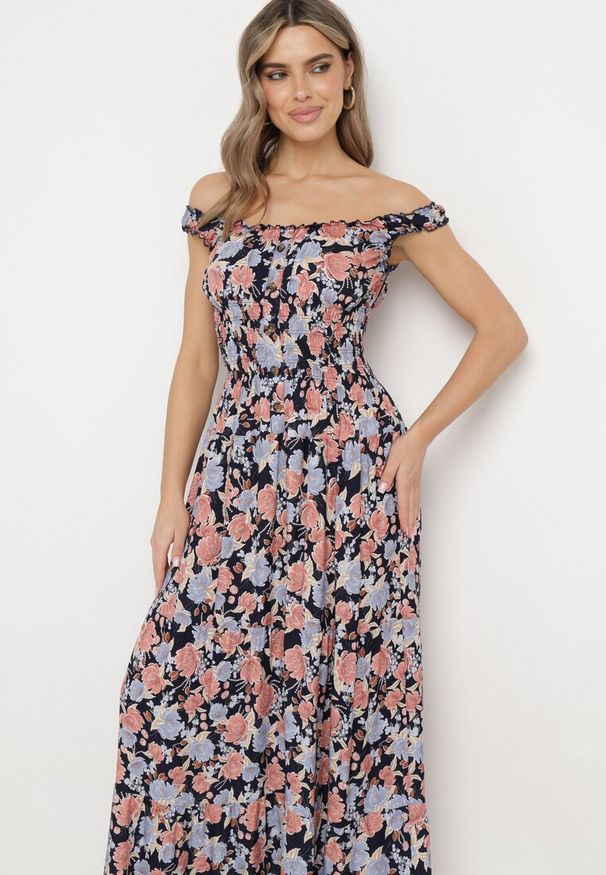 Born2be - Granatowa Rozkloszowana Sukienka Bawełniana w Kwiatowy Print z Guzikami Jamallia. Okazja: na co dzień. Kolor: niebieski. Materiał: bawełna. Wzór: kwiaty, nadruk. Sezon: lato. Typ sukienki: proste. Styl: klasyczny, casual