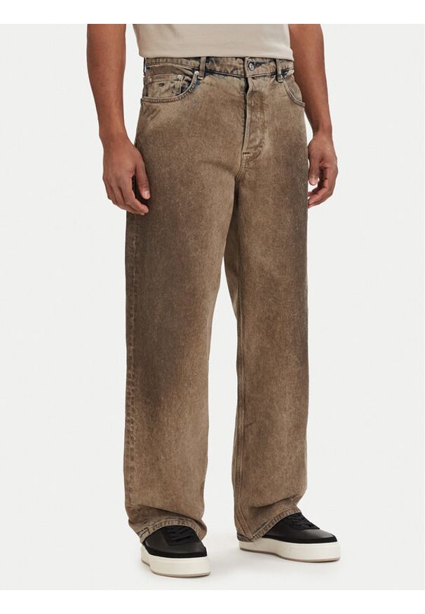 Tommy Jeans Jeansy Jaimie DM0DM22967 Brązowy Relaxed Fit. Kolor: brązowy