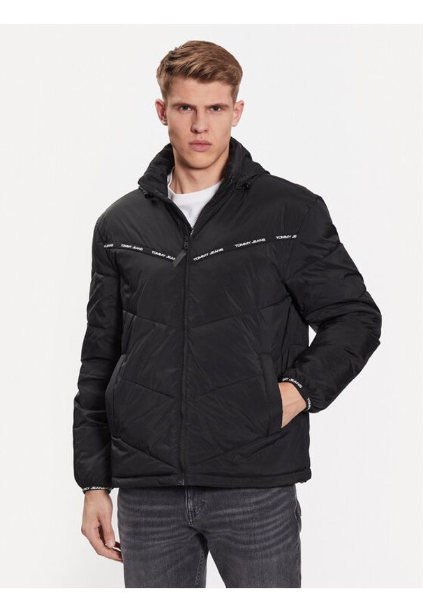 Tommy Jeans Kurtka przejściowa Tape Detail DM0DM16578 Czarny Regular Fit. Kolor: czarny. Materiał: syntetyk