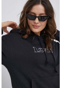 Levi's® - Levi's Bluza damska kolor czarny z kapturem z nadrukiem. Okazja: na spotkanie biznesowe. Typ kołnierza: kaptur. Kolor: czarny. Wzór: nadruk. Styl: biznesowy