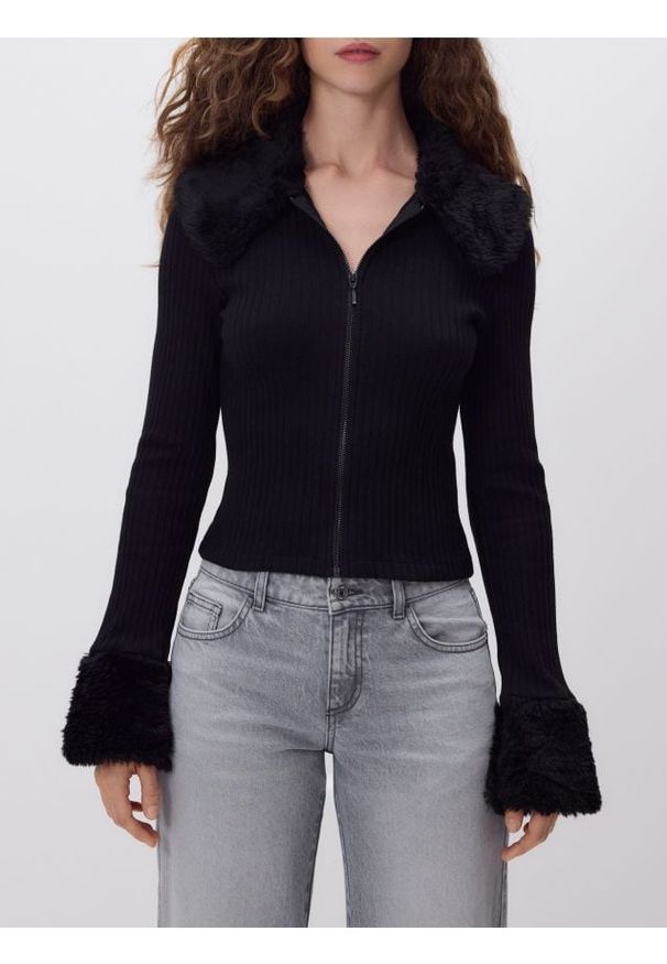 Reserved - Sweter z kołnierzem - czarny. Kolor: czarny. Materiał: dzianina, bawełna