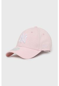 New Era czapka bawełniana kolor różowy z aplikacją. Kolor: różowy. Materiał: bawełna. Wzór: aplikacja