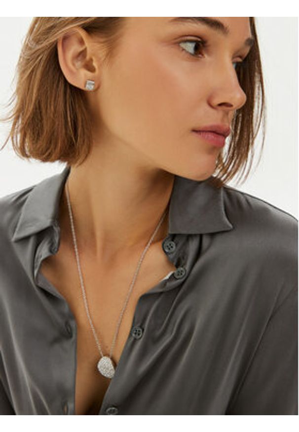 Calvin Klein Kolczyki 35000370 Srebrny. Materiał: metalowe. Kolor: srebrny