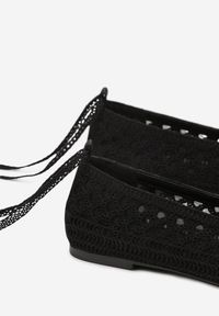 Renee - Czarne Balerinki Vices z Szydełkową Cholewką i Wiązaniem Wokół Kostki Ernelia. Okazja: na co dzień. Kolor: czarny. Materiał: jeans. Szerokość cholewki: normalna. Styl: elegancki, casual #3