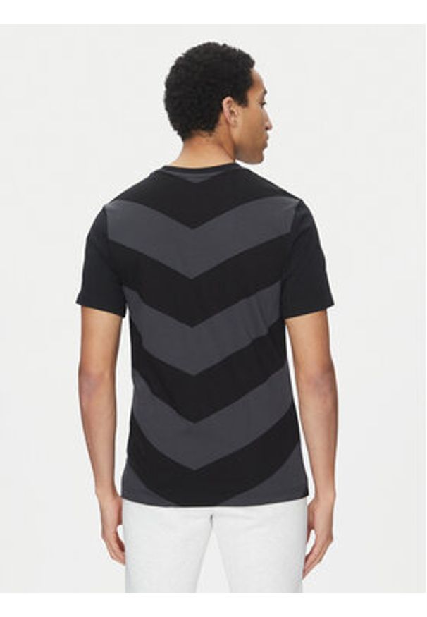 Nike T-Shirt HF5526 010 Czarny Regular Fit. Kolor: czarny. Materiał: bawełna