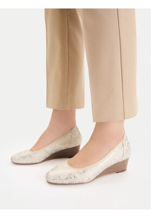 Go Soft Czółenka CEO-HY7760-1 Écru. Materiał: skóra