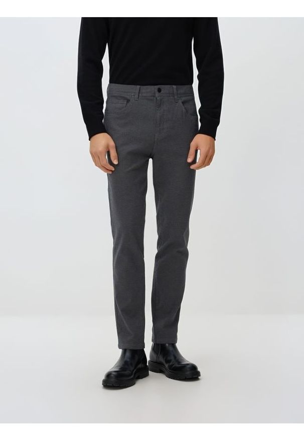 Reserved - Bawełniane spodnie slim fit - czarny. Kolor: czarny. Materiał: bawełna