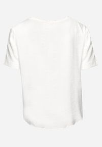 Born2be - Biała Bawełniana Bluzka T-shirt z Krótkim Rękawem z Nadrukiem i Guzikami Fiomara. Okazja: do pracy. Kolor: biały. Materiał: bawełna. Długość rękawa: krótki rękaw. Długość: krótkie. Wzór: nadruk #5