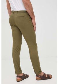 BOSS spodnie męskie kolor zielony dopasowane. Kolor: zielony