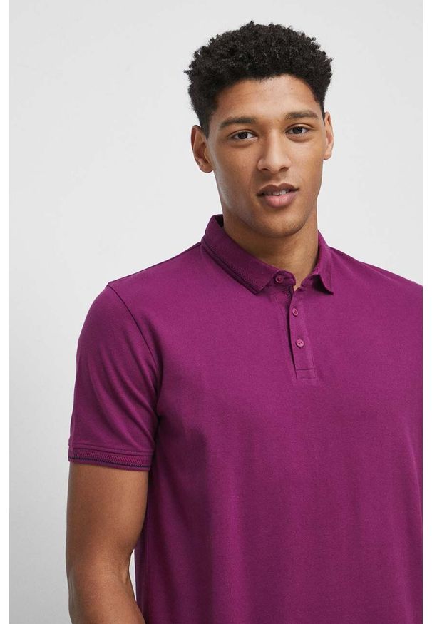 medicine - Medicine polo męskie kolor różowy gładki. Typ kołnierza: polo. Kolor: różowy. Materiał: dzianina. Długość: krótkie. Wzór: gładki