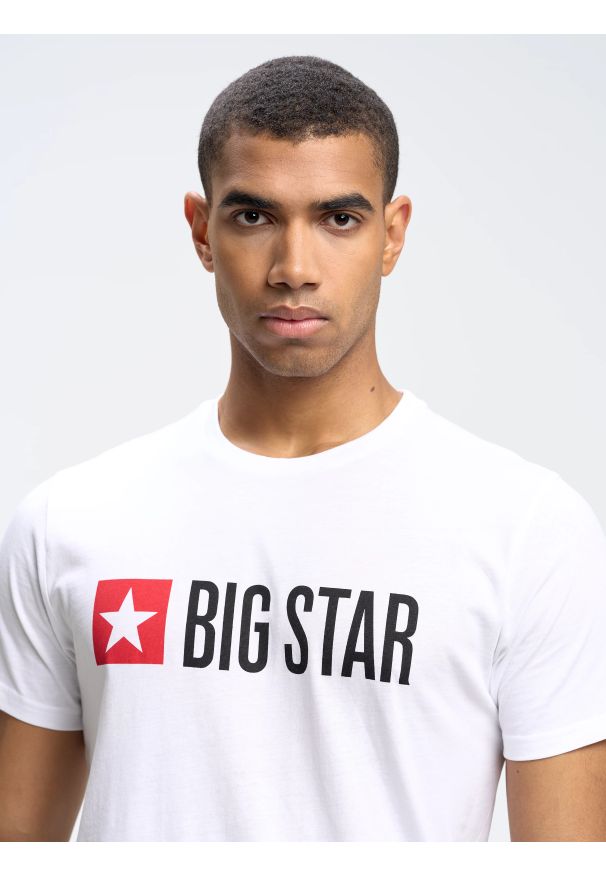 Big-Star - Koszulka męska z logo BIG STAR biała Quado 101. Okazja: na co dzień. Kolor: biały. Materiał: dresówka, denim, dzianina, jeans. Wzór: nadruk. Sezon: wiosna. Styl: klasyczny, casual