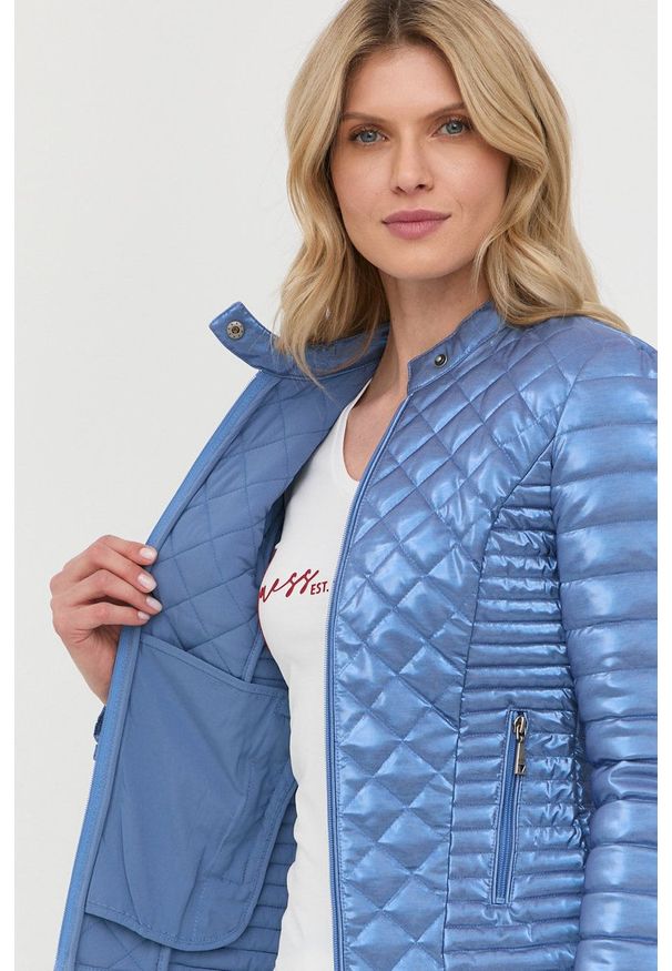 Guess kurtka damska przejściowa. Okazja: na co dzień. Kolor: niebieski. Materiał: tkanina. Wzór: gładki. Styl: casual