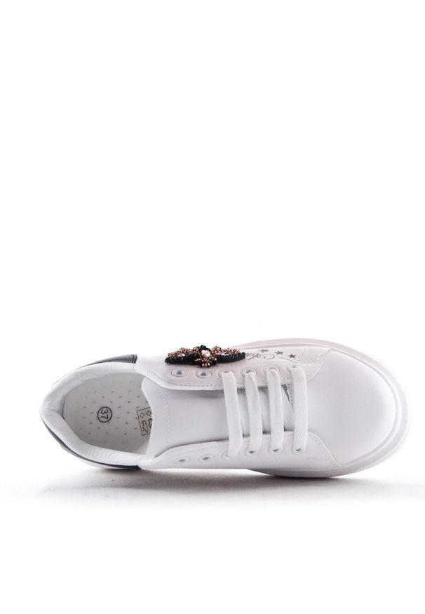 No Name - Sneakersy z ważką i czarną cholewką białe. Okazja: na imprezę, na spacer. Kolor: wielokolorowy, biały, czarny. Szerokość cholewki: normalna. Sezon: wiosna. Sport: turystyka piesza